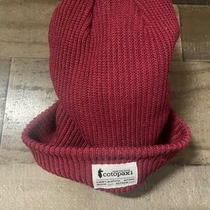 cotopaxi Ribbed Beanie in Burgundy